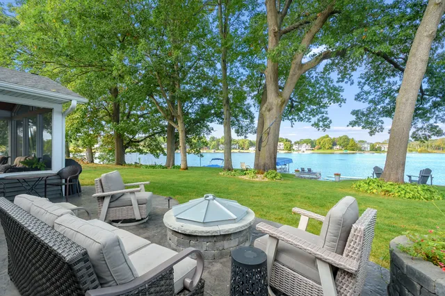$849,900 | 931 Treasure Island Drive, Mattawan, MI 49071