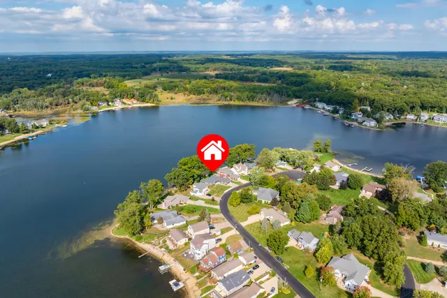 $849,900 | 931 Treasure Island Drive, Mattawan, MI 49071