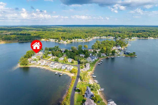 $849,900 | 931 Treasure Island Drive, Mattawan, MI 49071