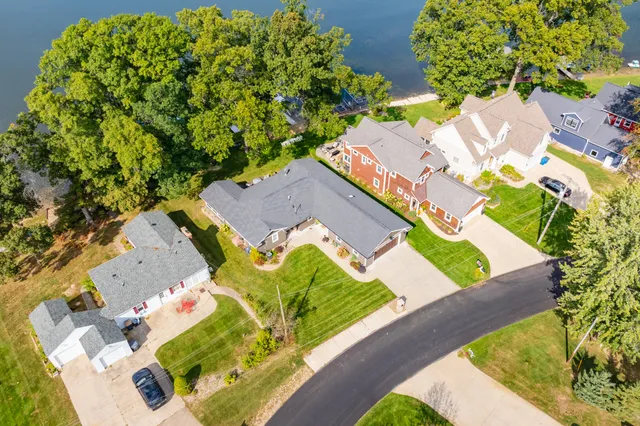 $849,900 | 931 Treasure Island Drive, Mattawan, MI 49071