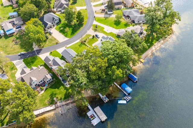 $849,900 | 931 Treasure Island Drive, Mattawan, MI 49071