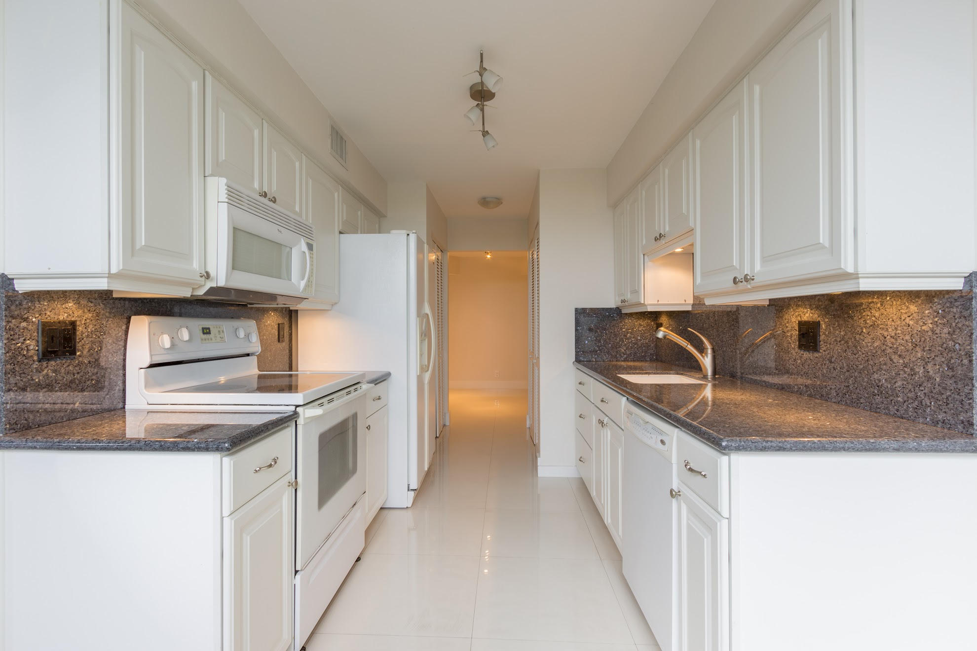 800 Jeffery Street, Unit 304 Boca Raton, FL 33487 - Photo 7 of 26 6