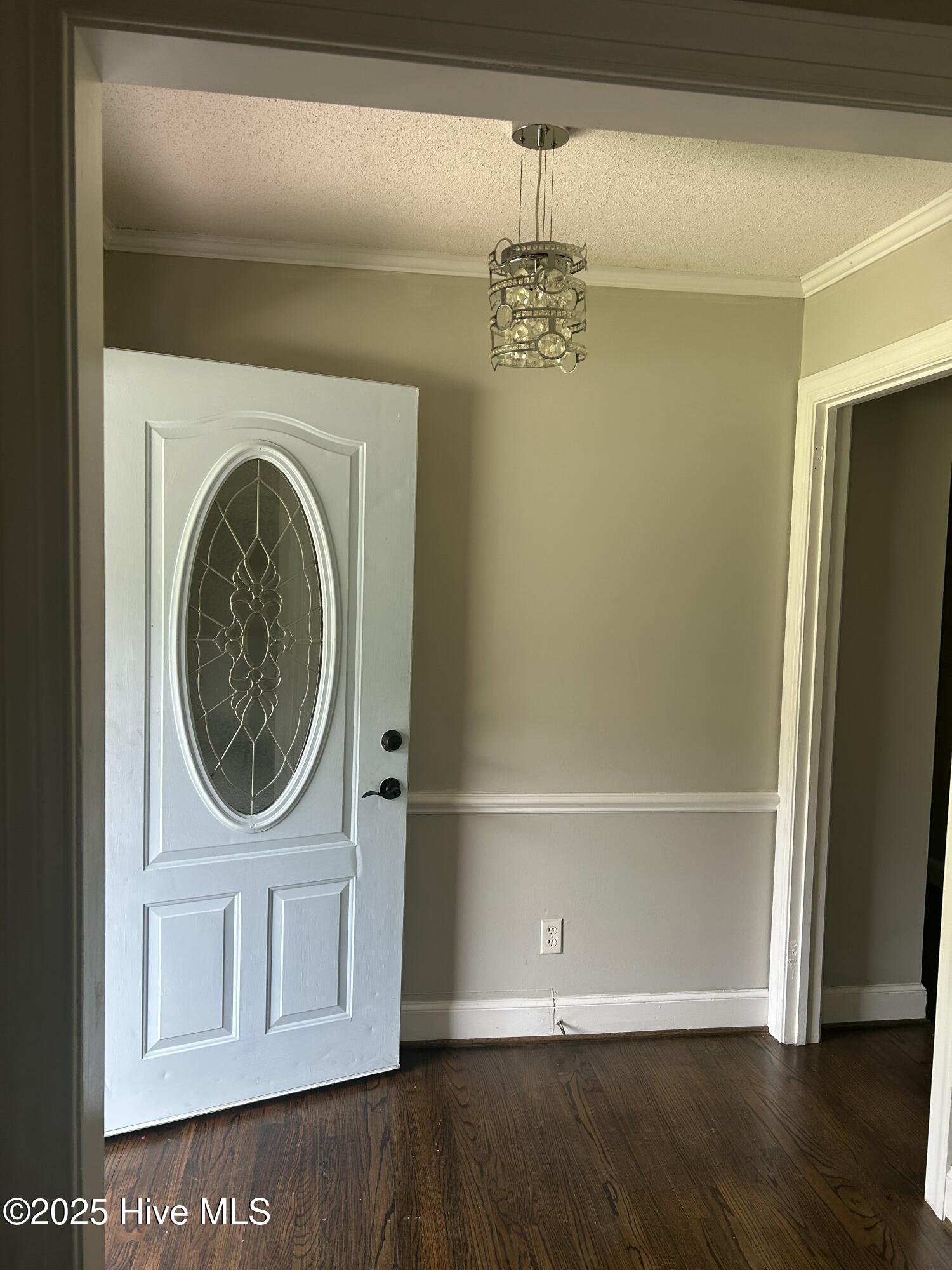 1846 Crestview Street Kinston, NC 28504 - Photo 3 of 18 IMG_0094