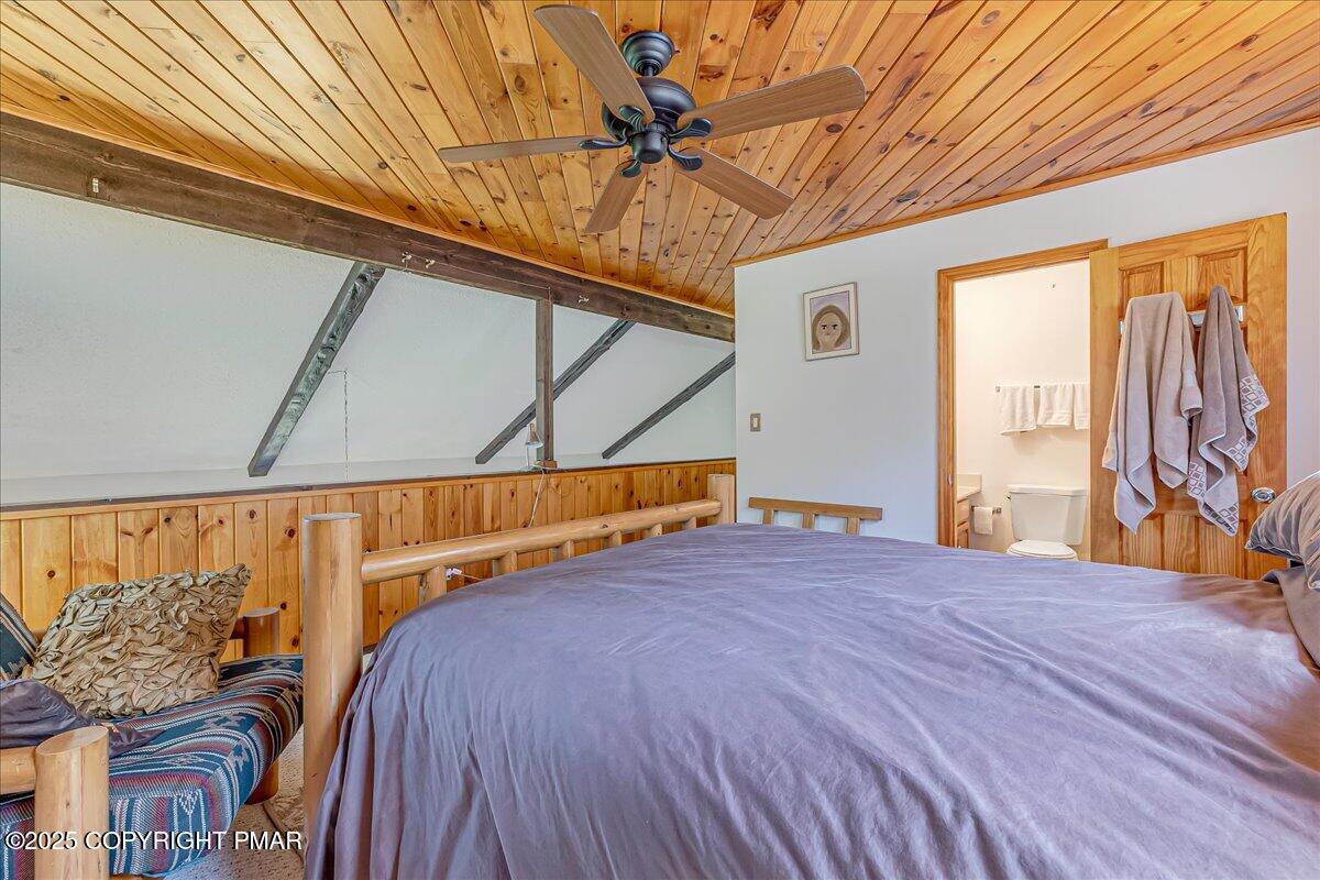 262 Overlook Way Tannersville, PA 18372 - Photo 18 of 82 Master suite