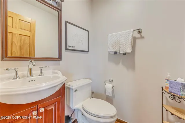 $449,600 | 262 Overlook Way, Tannersville, PA 18372