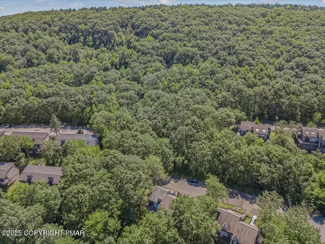 $449,600 | 262 Overlook Way, Tannersville, PA 18372