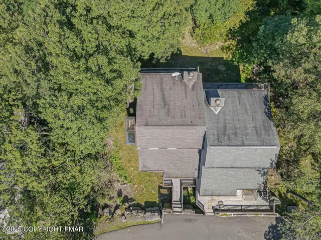 $449,600 | 262 Overlook Way, Tannersville, PA 18372