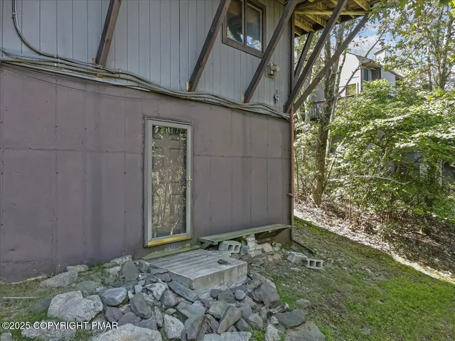 $449,600 | 262 Overlook Way, Tannersville, PA 18372