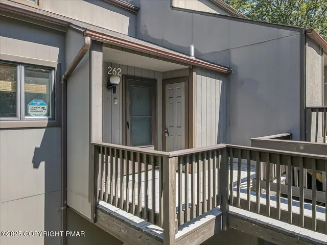 $449,600 | 262 Overlook Way, Tannersville, PA 18372