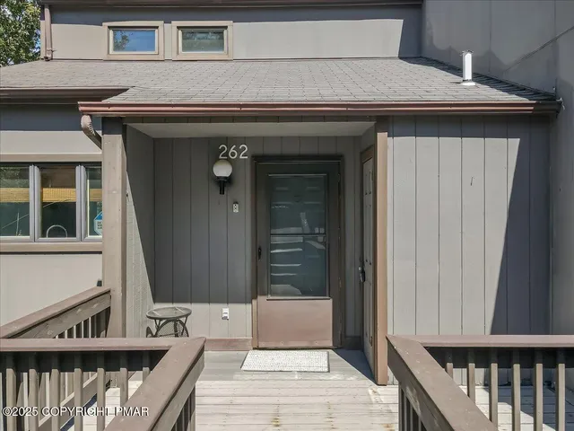 $449,600 | 262 Overlook Way, Tannersville, PA 18372