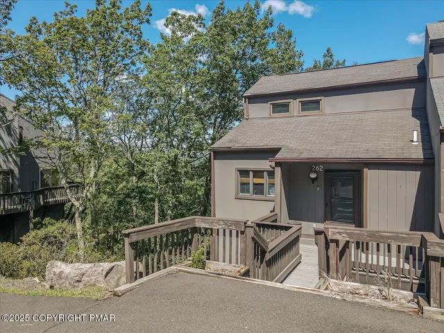 $449,600 | 262 Overlook Way, Tannersville, PA 18372