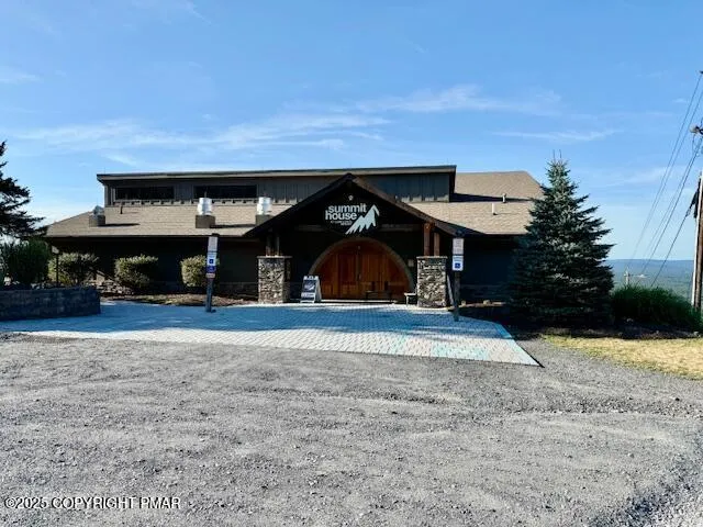 $449,600 | 262 Overlook Way, Tannersville, PA 18372