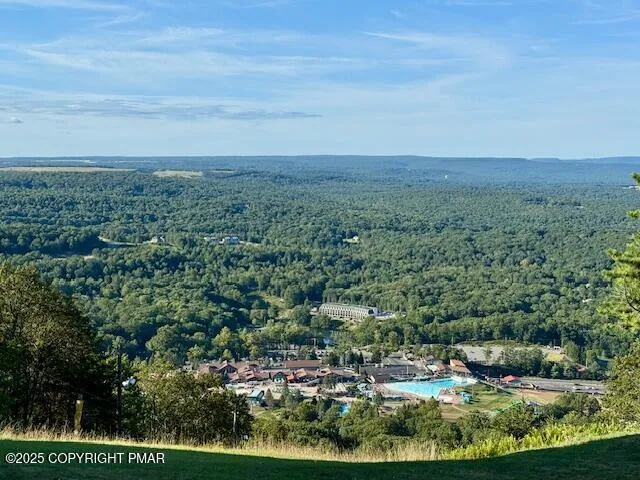 $449,600 | 262 Overlook Way, Tannersville, PA 18372