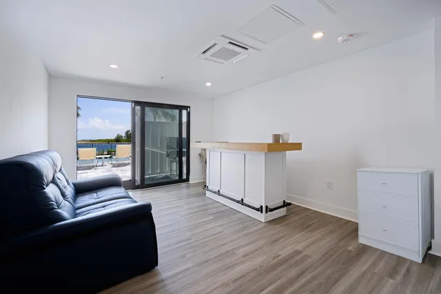 a close up view of a washer and dryer