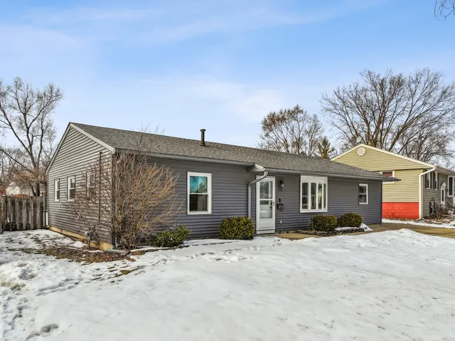 $330,000 | 416 Concord Drive, Streamwood, IL 60107