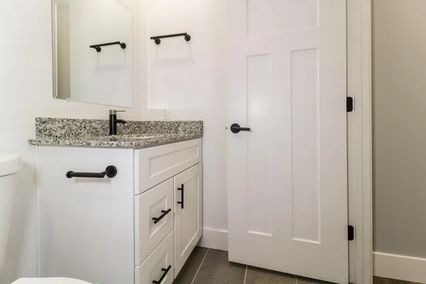 $2,120 | 3865 West Gaby Road, Phoenix, AZ 85041