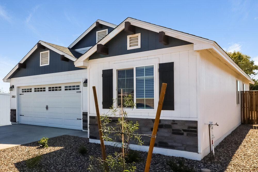 3865 West Gaby Road Phoenix, AZ 85041 - Photo 3 of 16 Photo #3