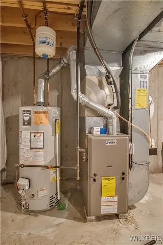 $199,900 | 537 Burroughs Drive, Amherst, NY 14226