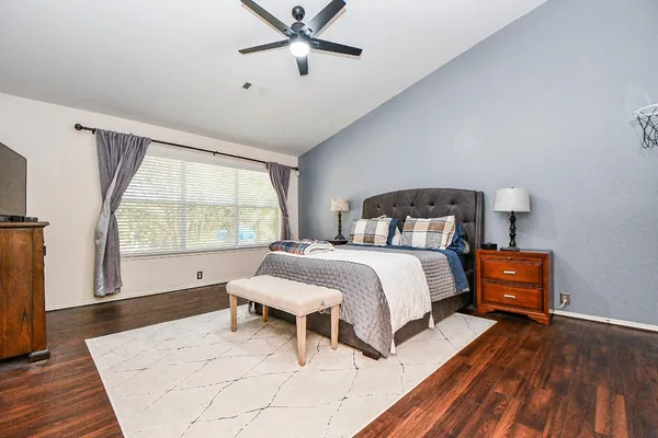 $210,000 | 13600 Breton Ridge Street, Unit 16B, Houston, TX 77070