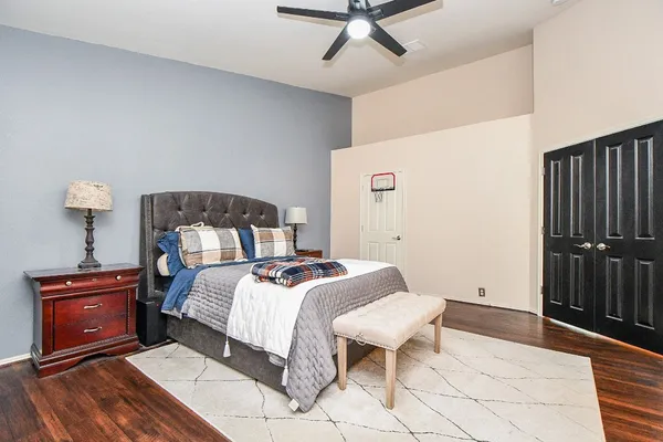 $210,000 | 13600 Breton Ridge Street, Unit 16B, Houston, TX 77070