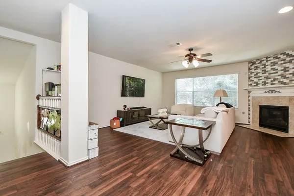 $210,000 | 13600 Breton Ridge Street, Unit 16B, Houston, TX 77070