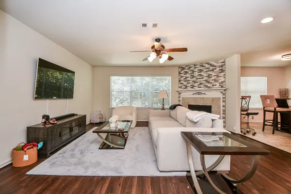 $210,000 | 13600 Breton Ridge Street, Unit 16B, Houston, TX 77070