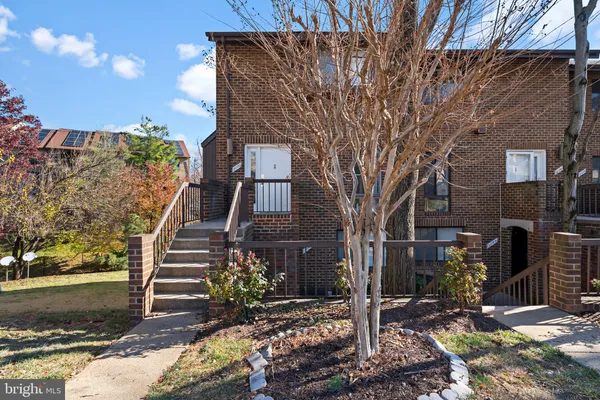 $3,200 | 3085 Hawthorne Drive Northeast, Unit 3085, Washington, DC 20017