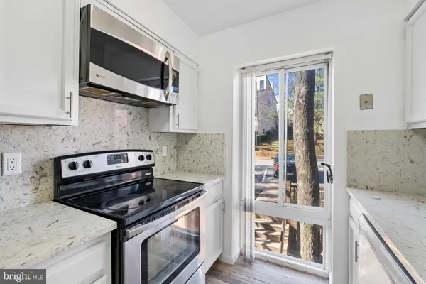 $3,200 | 3085 Hawthorne Drive Northeast, Unit 3085, Washington, DC 20017