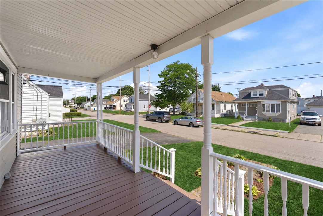 113 Warwick Road Pawtucket, RI 02861 - Photo 4 of 25
