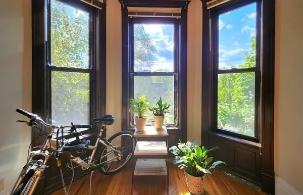 $3,450 | 3765 North Kenmore Avenue, Unit 3W, Chicago, IL 60613