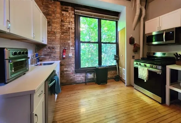 $3,450 | 3765 North Kenmore Avenue, Unit 3W, Chicago, IL 60613