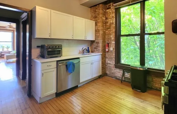 $3,450 | 3765 North Kenmore Avenue, Unit 3W, Chicago, IL 60613