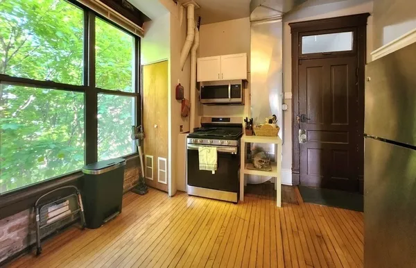 $3,450 | 3765 North Kenmore Avenue, Unit 3W, Chicago, IL 60613