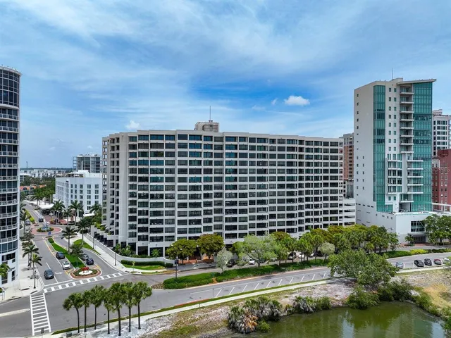 $1,570,000 | 1255 North Gulfstream Avenue, Unit 402, Sarasota, FL 34236
