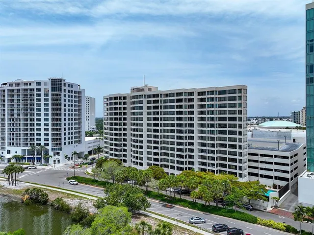 $1,570,000 | 1255 North Gulfstream Avenue, Unit 402, Sarasota, FL 34236