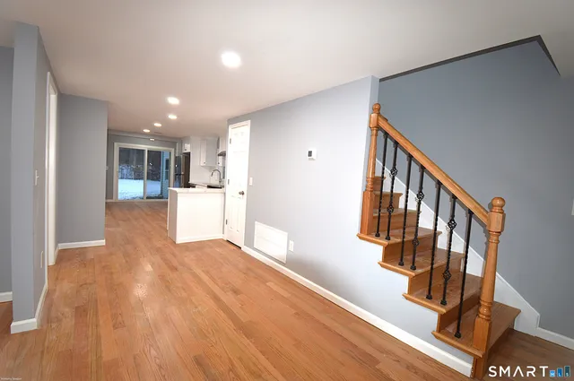 $2,800 | 17 Railroad Avenue, Farmington, CT 06085