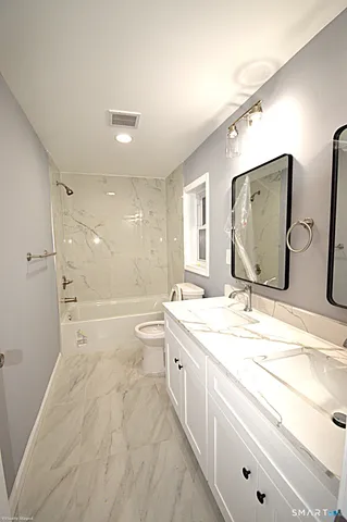 $2,800 | 17 Railroad Avenue, Farmington, CT 06085