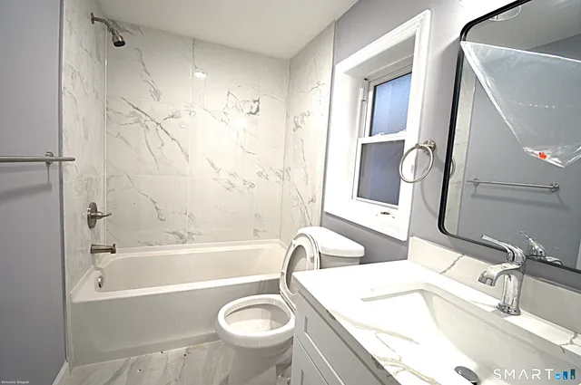 $2,800 | 17 Railroad Avenue, Farmington, CT 06085