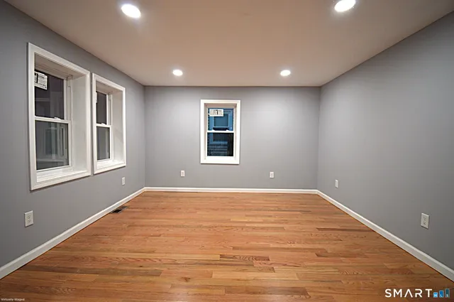 $2,800 | 17 Railroad Avenue, Farmington, CT 06085