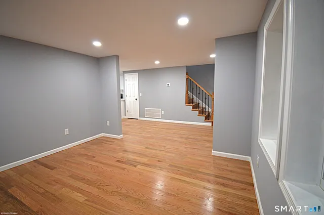 $2,800 | 17 Railroad Avenue, Farmington, CT 06085