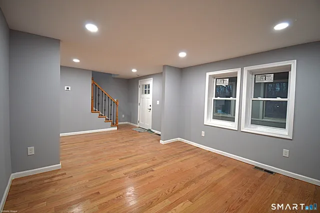 $2,800 | 17 Railroad Avenue, Farmington, CT 06085