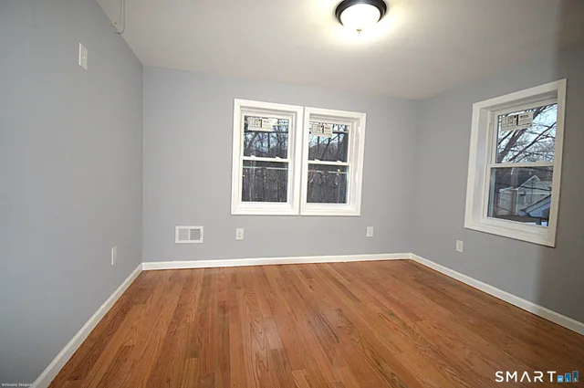 $2,800 | 17 Railroad Avenue, Farmington, CT 06085