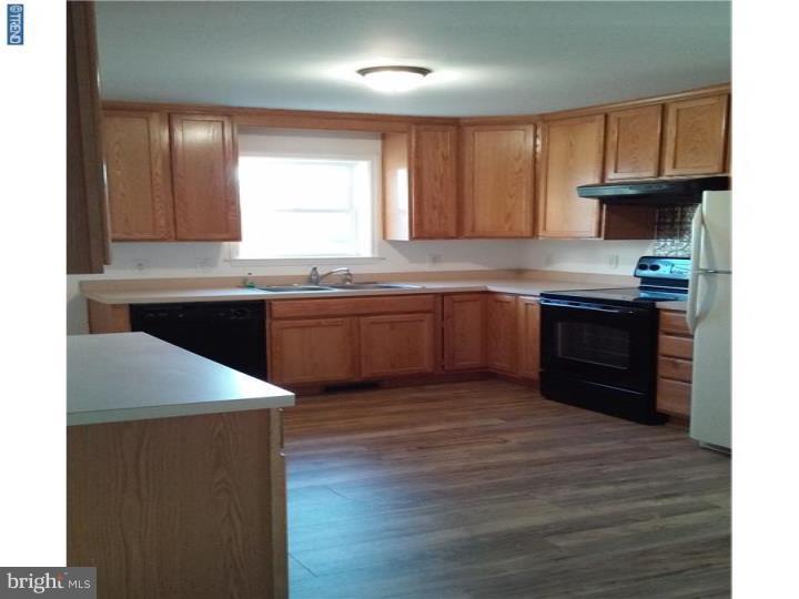 888 3rd Street Whitehall, PA 18052 - Photo 3 of 18