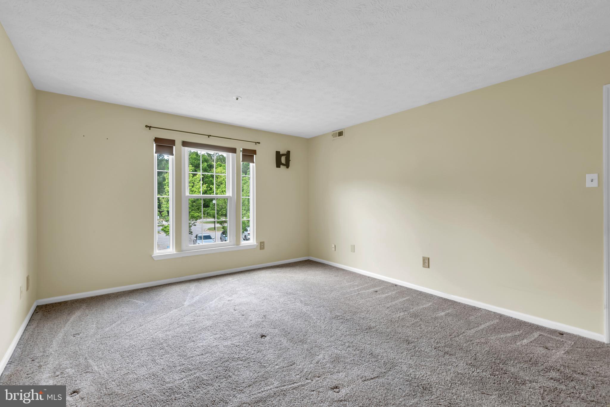657 Deering Road, Unit 3E Pasadena, MD 21122 - Photo 13 of 27 Primary Bedroom