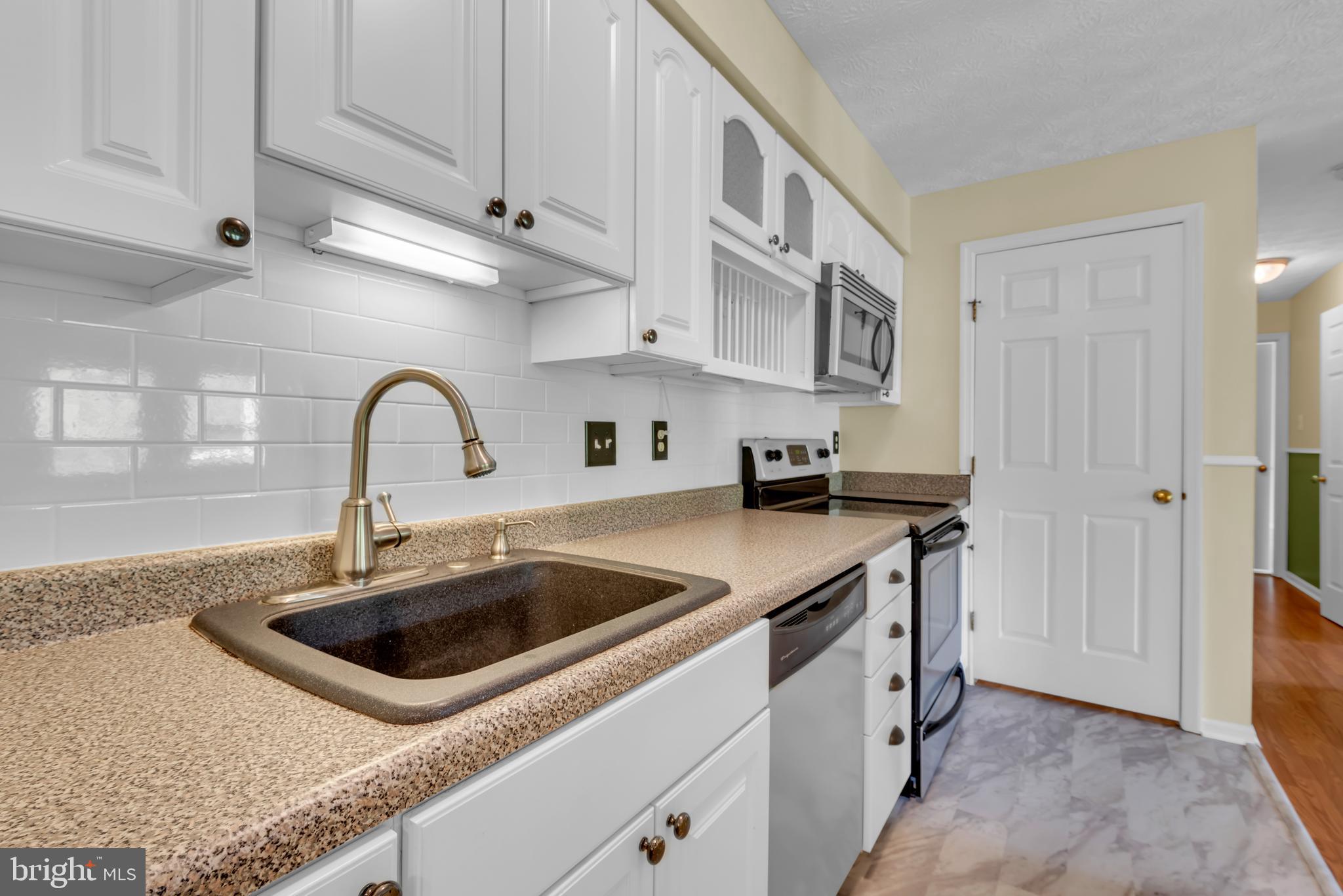 657 Deering Road, Unit 3E Pasadena, MD 21122 - Photo 3 of 27 Lots of Kitchen Cabinets