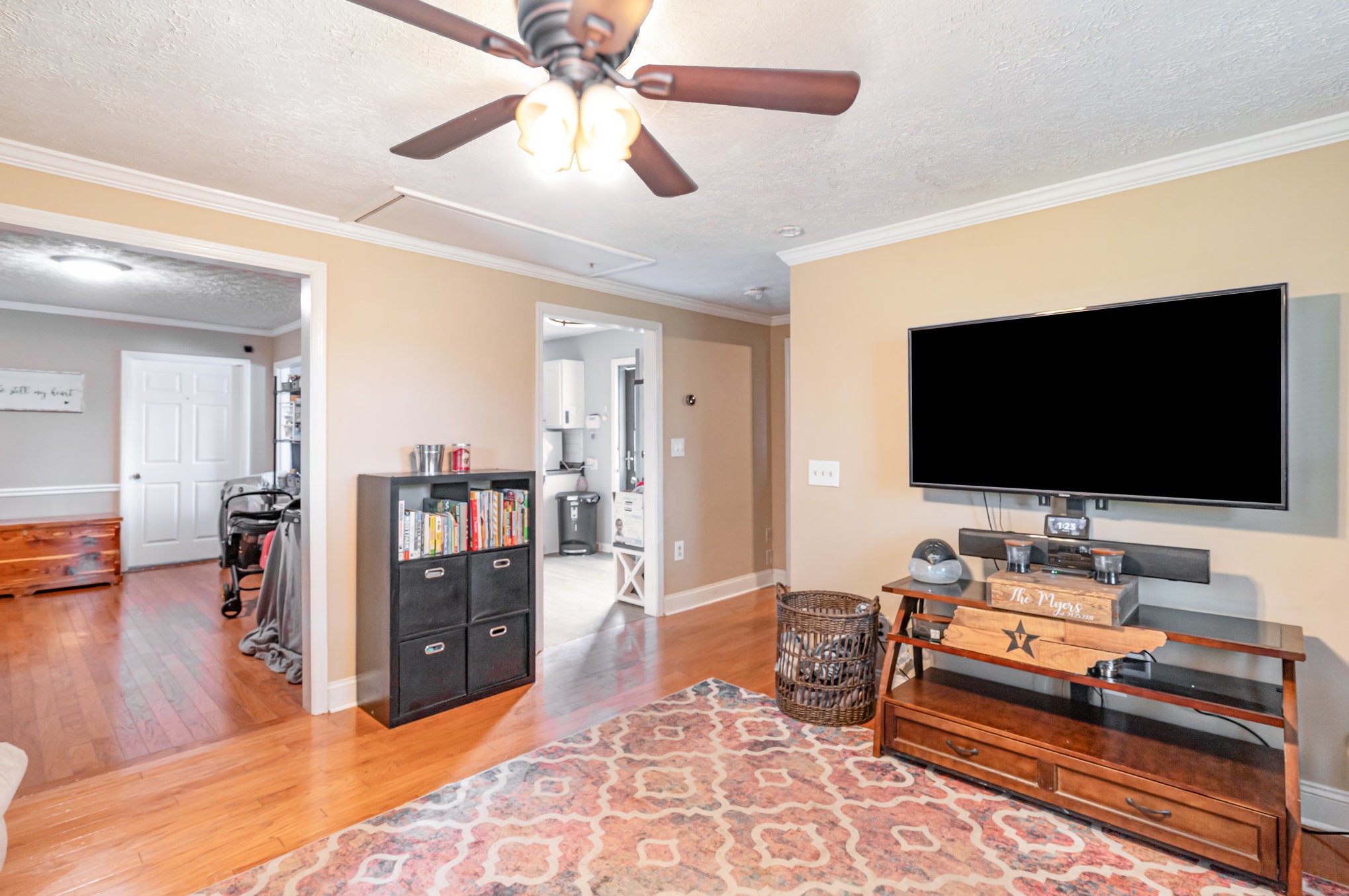 905 Nokes Road Lebanon, TN 37090 - Photo 10 of 30 a living room with furniture and a flat screen tv