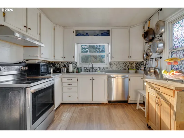 $415,000 | 16901 Southeast Ivon Street, Portland, OR 97236