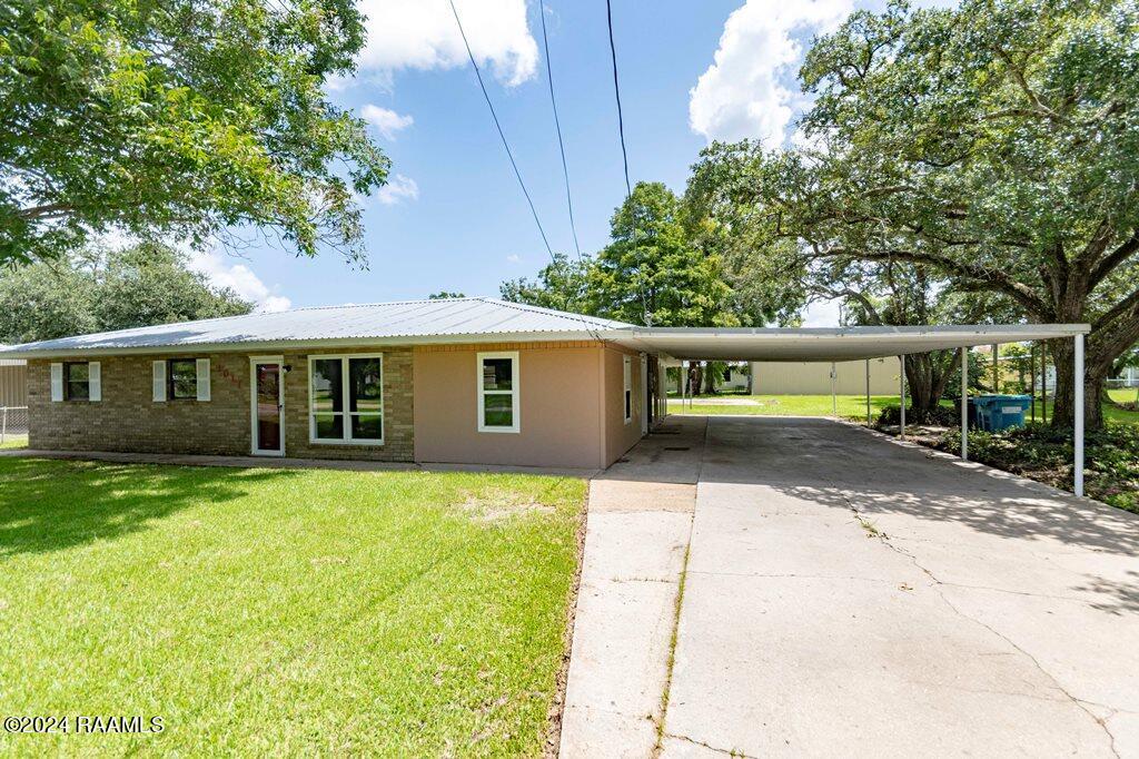 1011 Roma Drive Breaux Bridge, LA 70517 - Photo 6 of 30 Front 2