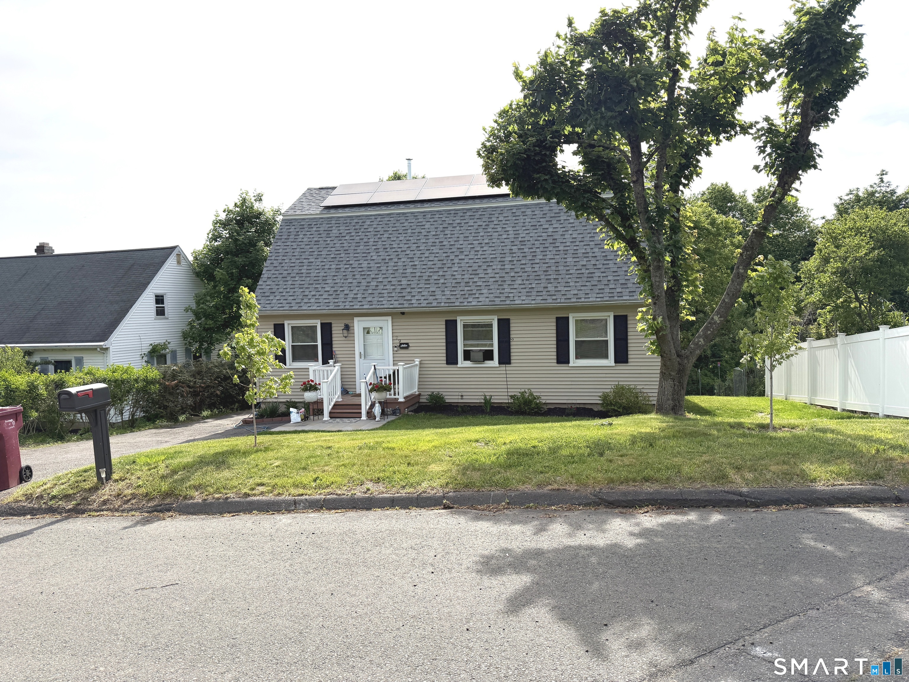 99 Warm Earth Road Naugatuck, CT 06770 - Photo 4 of 24