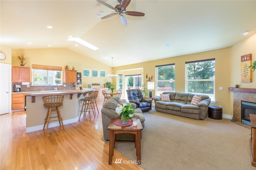 19420 Rainier View Road Southeast Monroe, WA 98272 - Photo 5 of 25